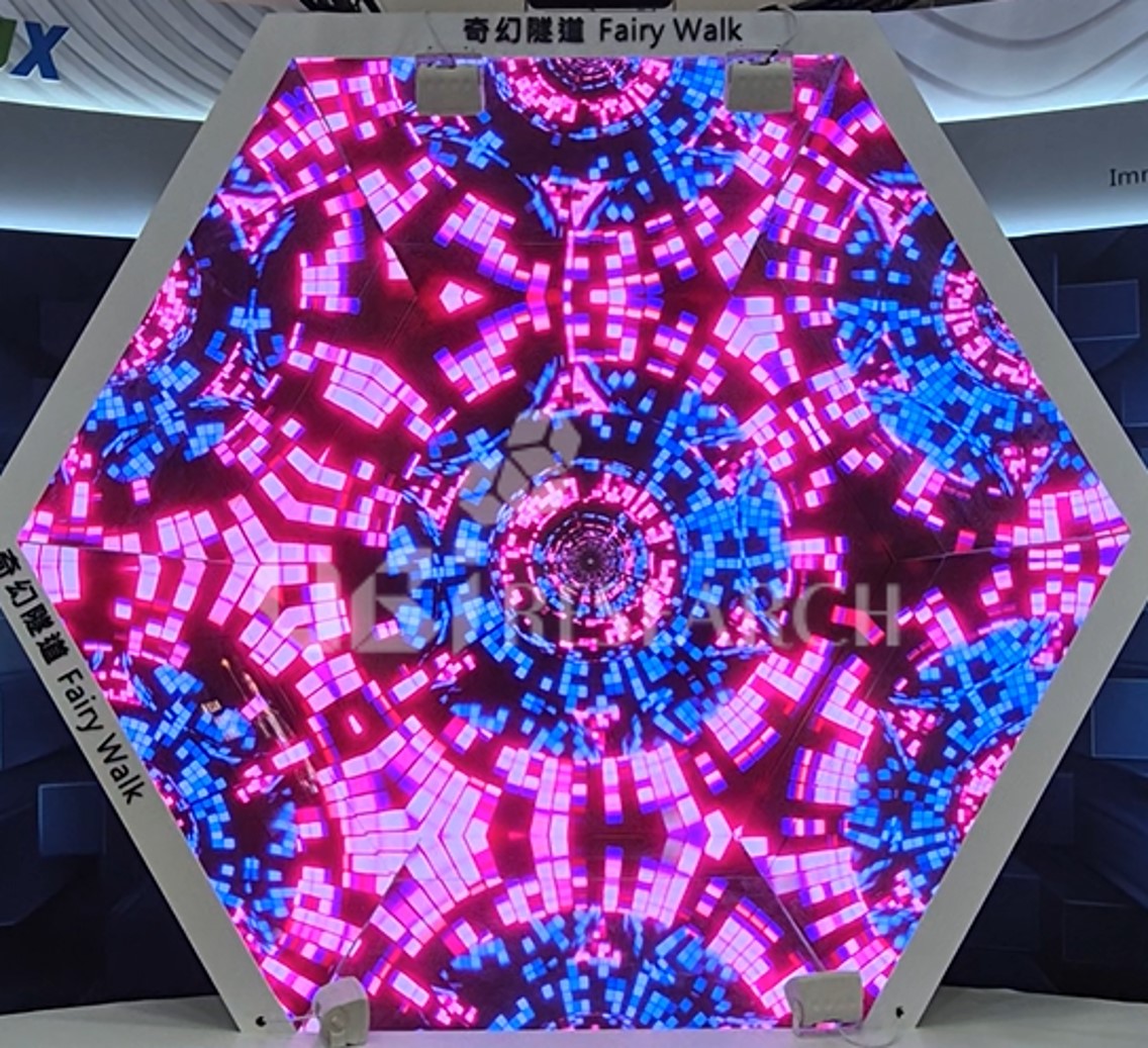 Touch Taiwan 2026에서 공개된 Innolux의 몰입형 인터랙티브 아트 디스플레이 'Fairy Walk Micro-LED Display'